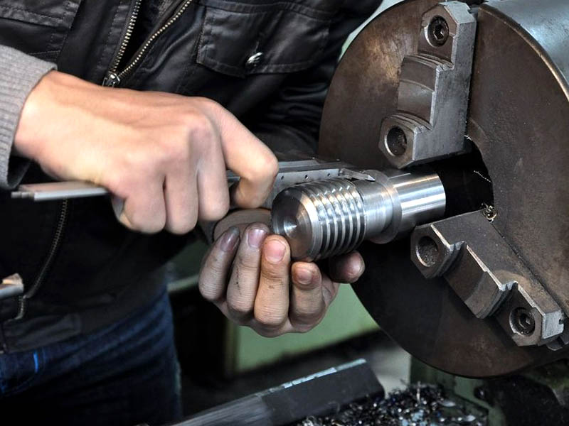 車工和加工中心誰(shuí)累?工作難度!